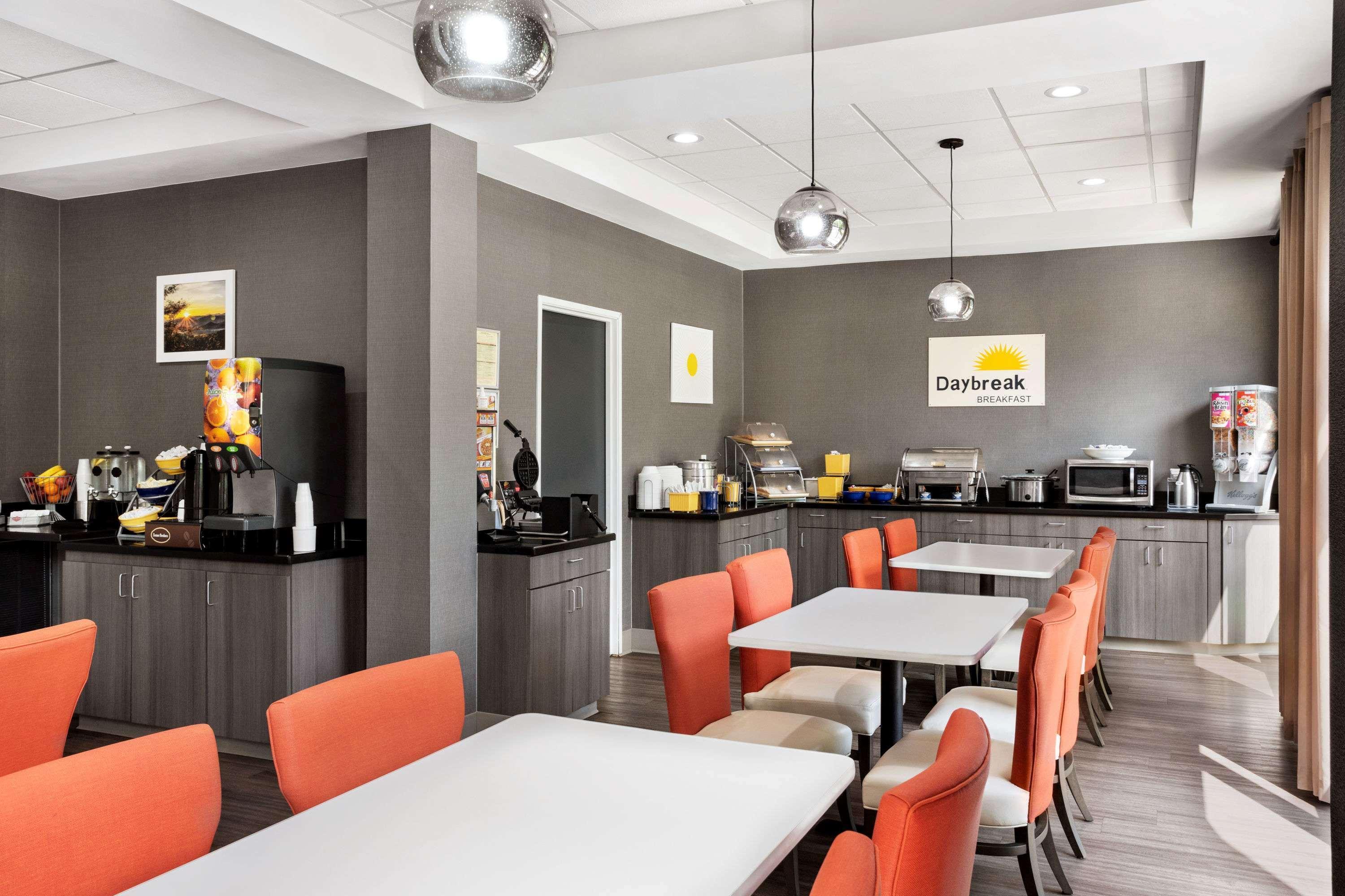 Days Inn & Suites By Wyndham Murfreesboro Extérieur photo