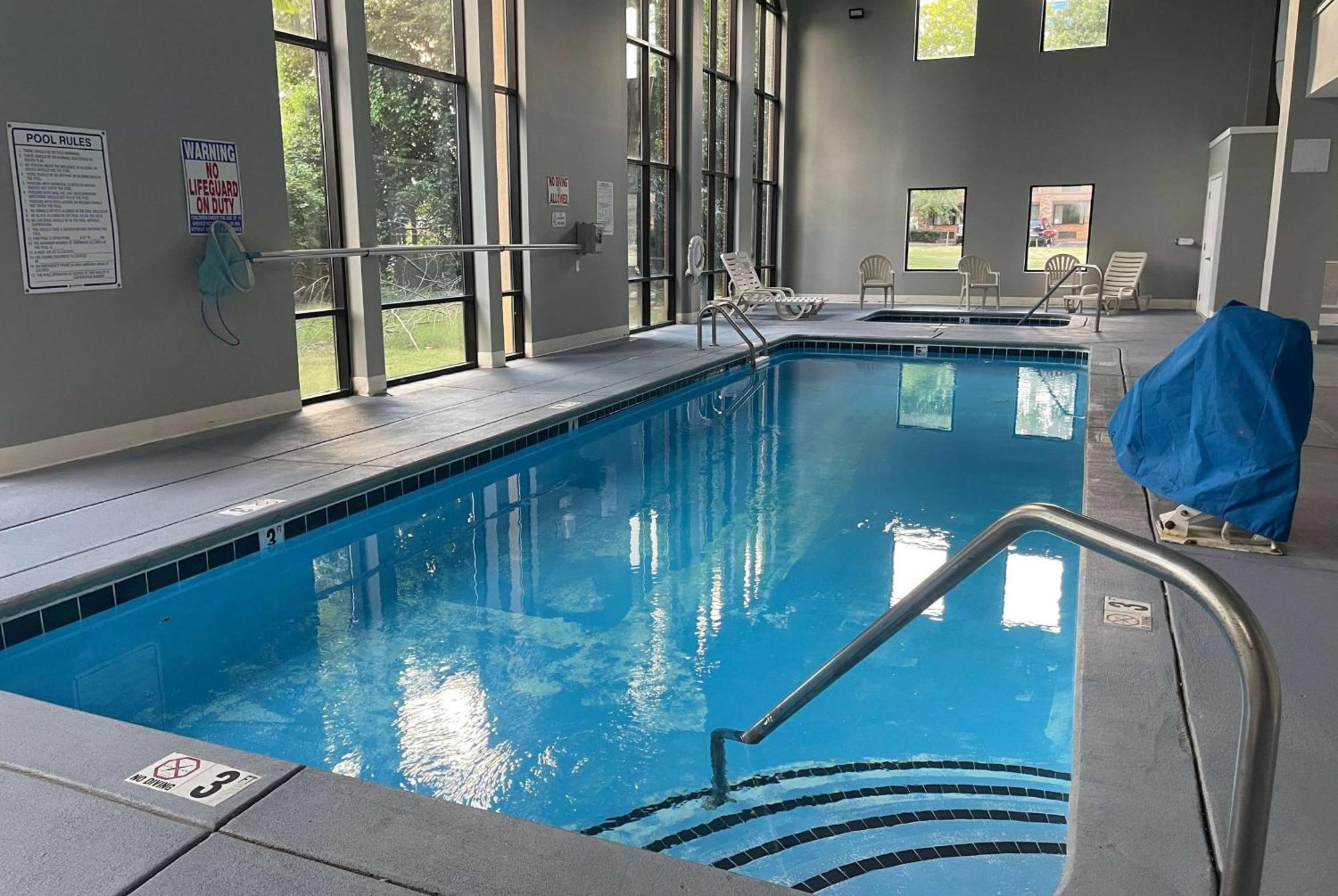Days Inn & Suites By Wyndham Murfreesboro Extérieur photo