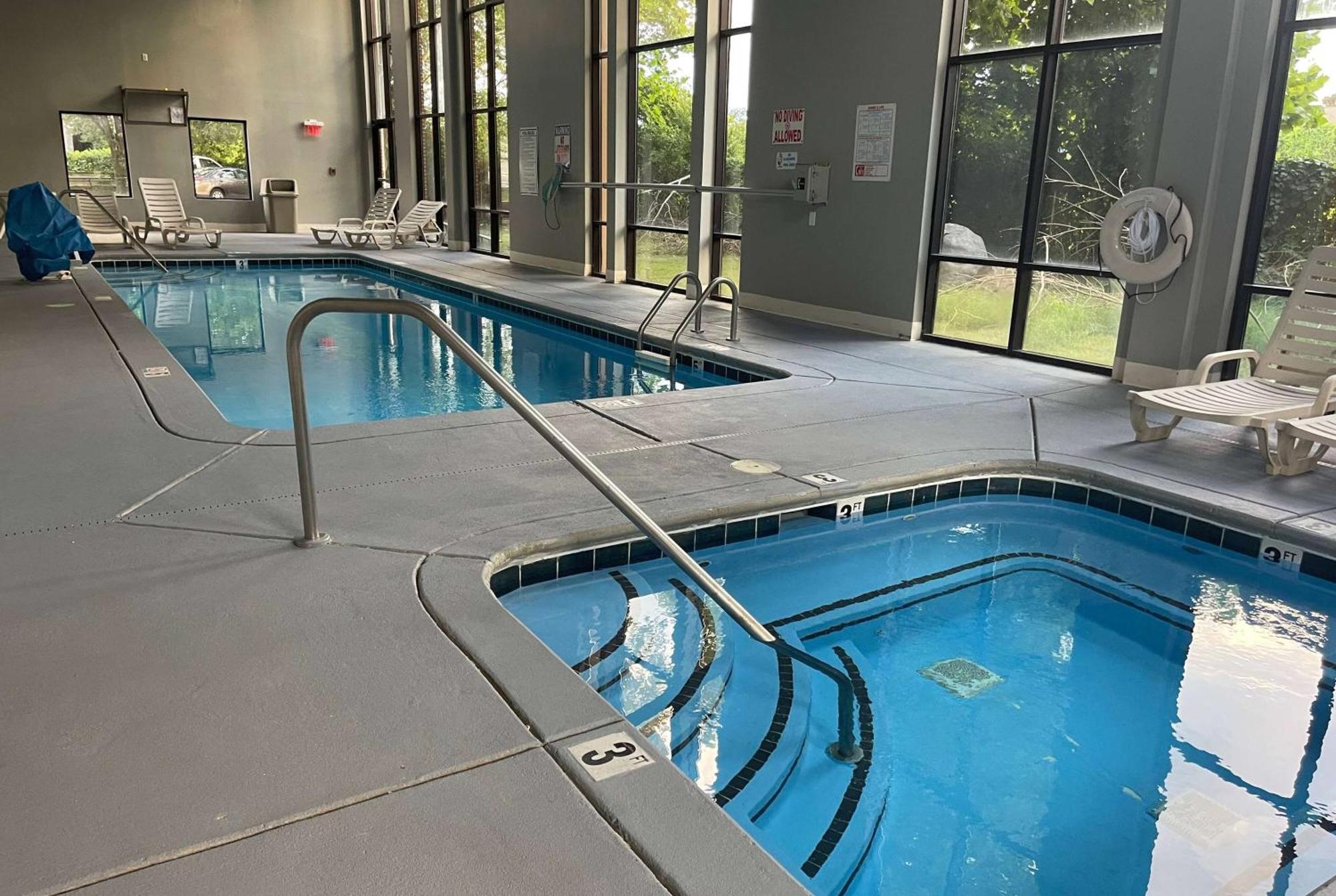 Days Inn & Suites By Wyndham Murfreesboro Extérieur photo