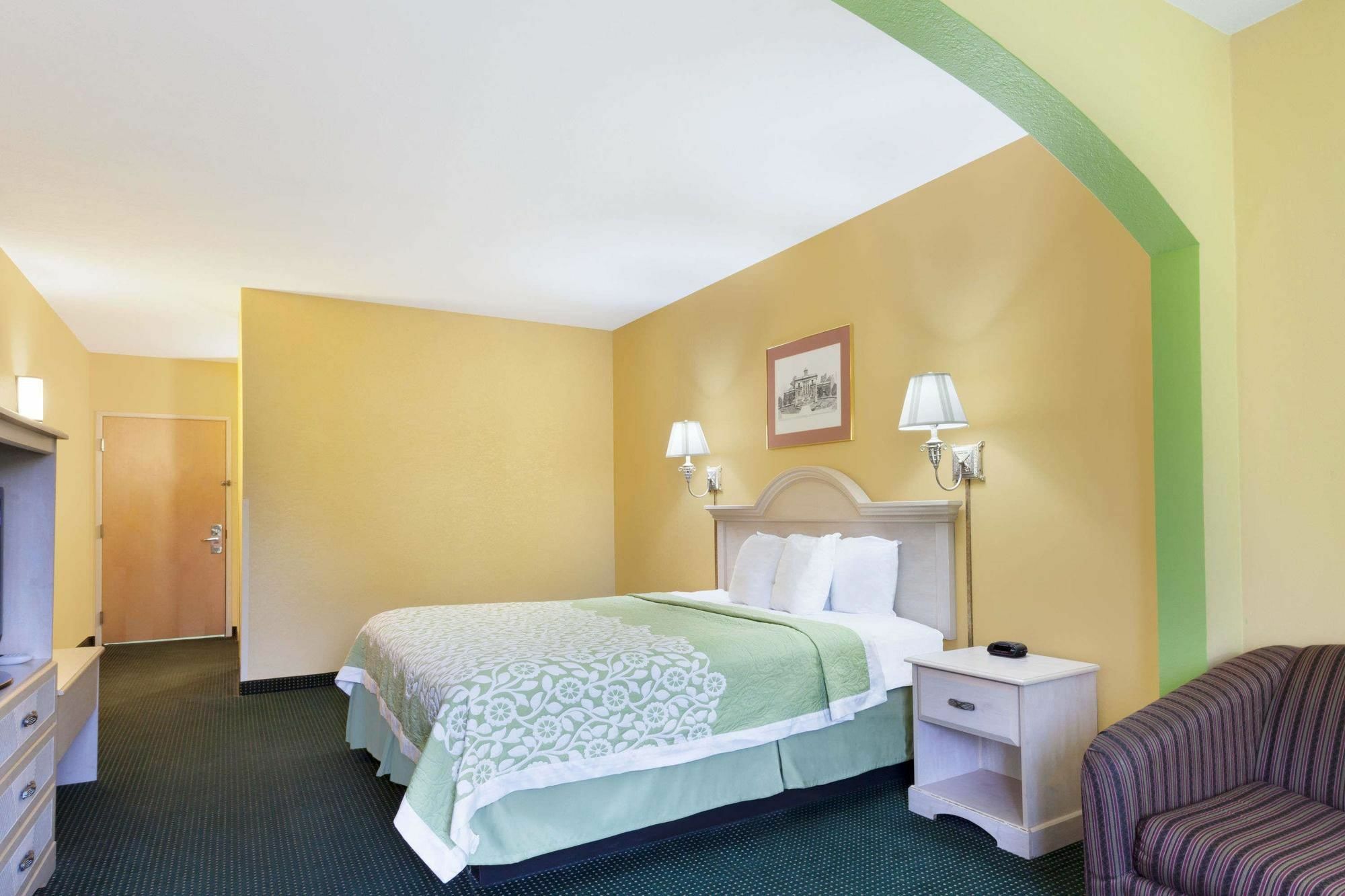 Days Inn & Suites By Wyndham Murfreesboro Extérieur photo